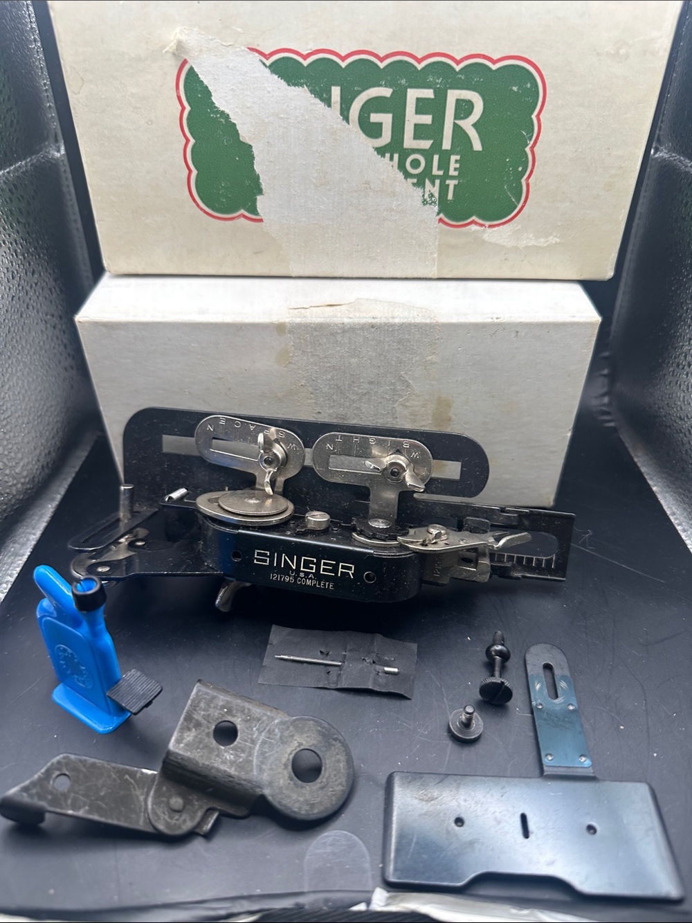 Vintage Singer Buttonhole 121795,Original Box Attachments